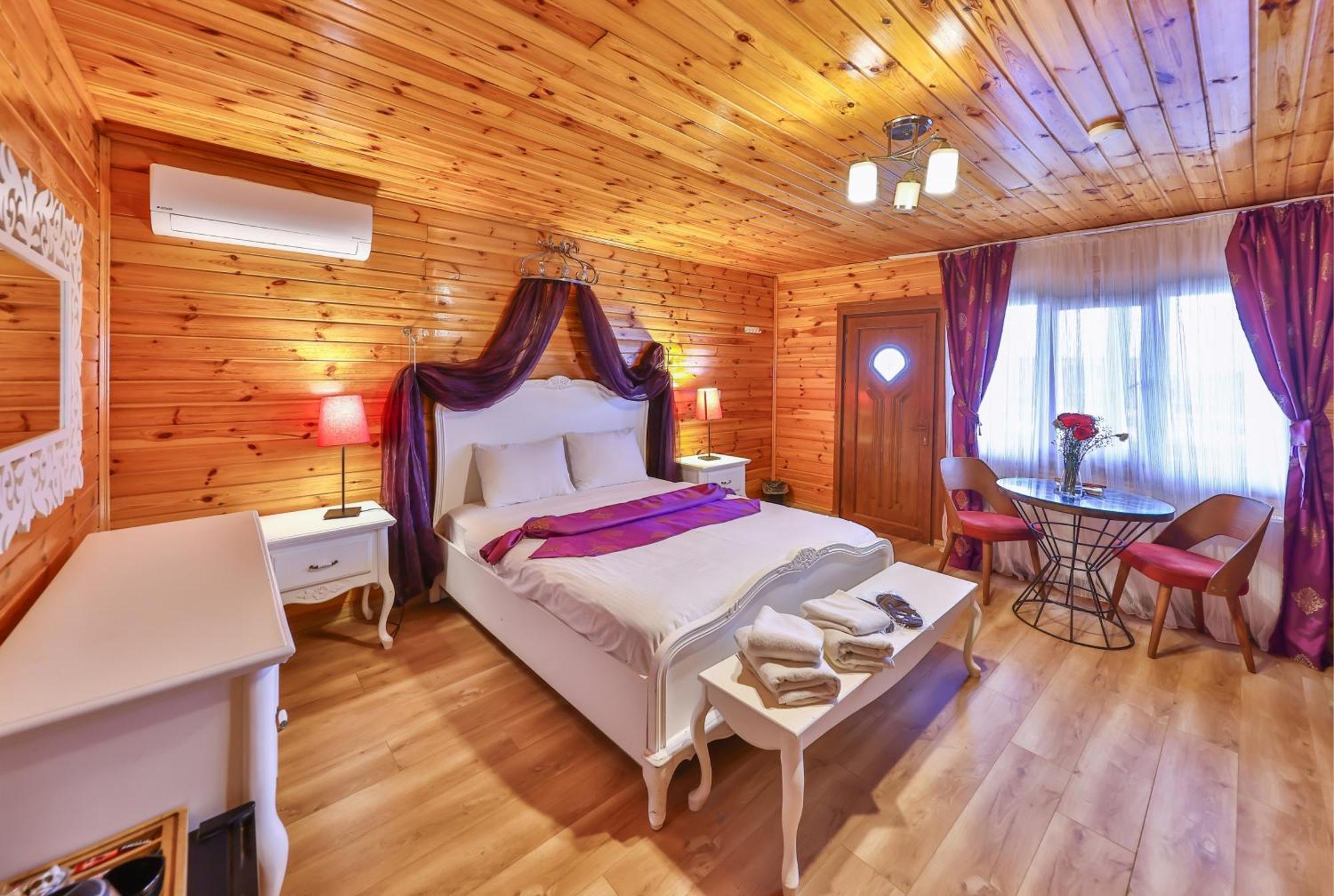 Teras Garden & Bungalow Hotel *