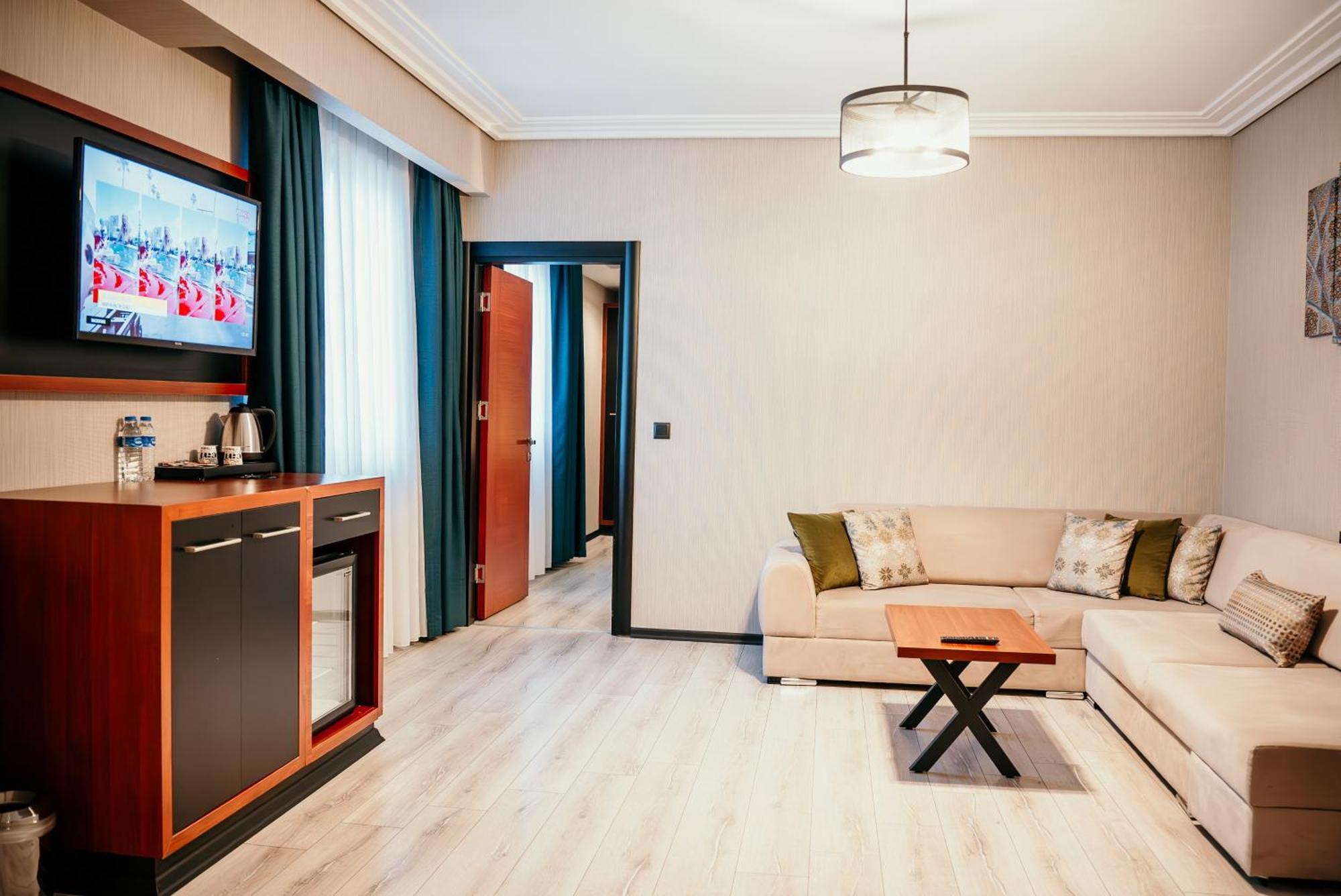 Hotel Grand Vaves