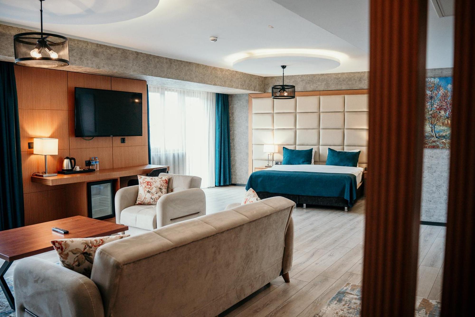 Grand Vaves Hotel 4*