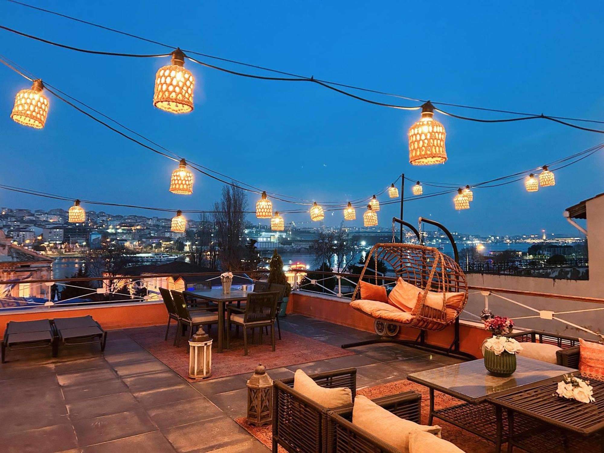 Waterfront By The Tram - Private Terrace With Dome & Golden Horn View In Fatih *