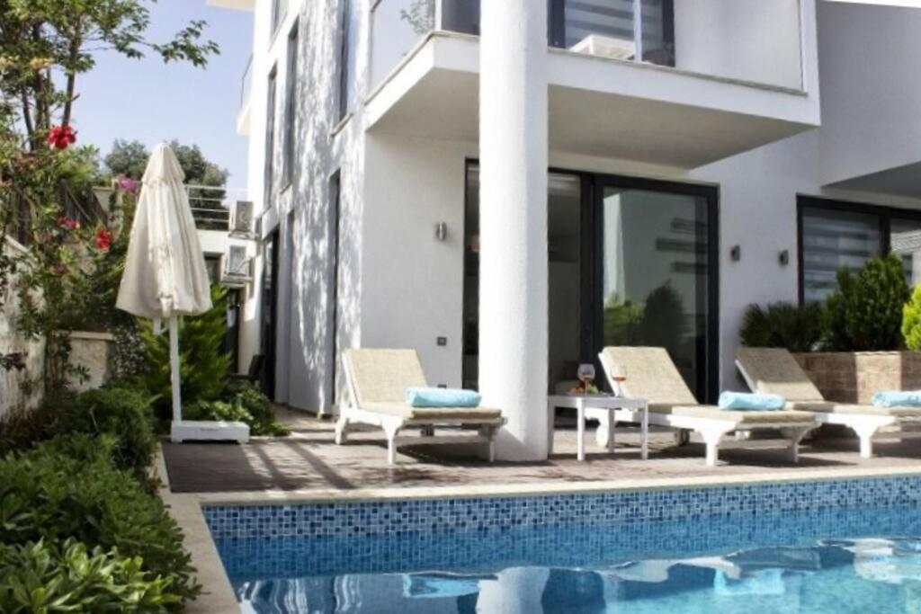 Sole Wt/ Private Pool& In Center Holiday home