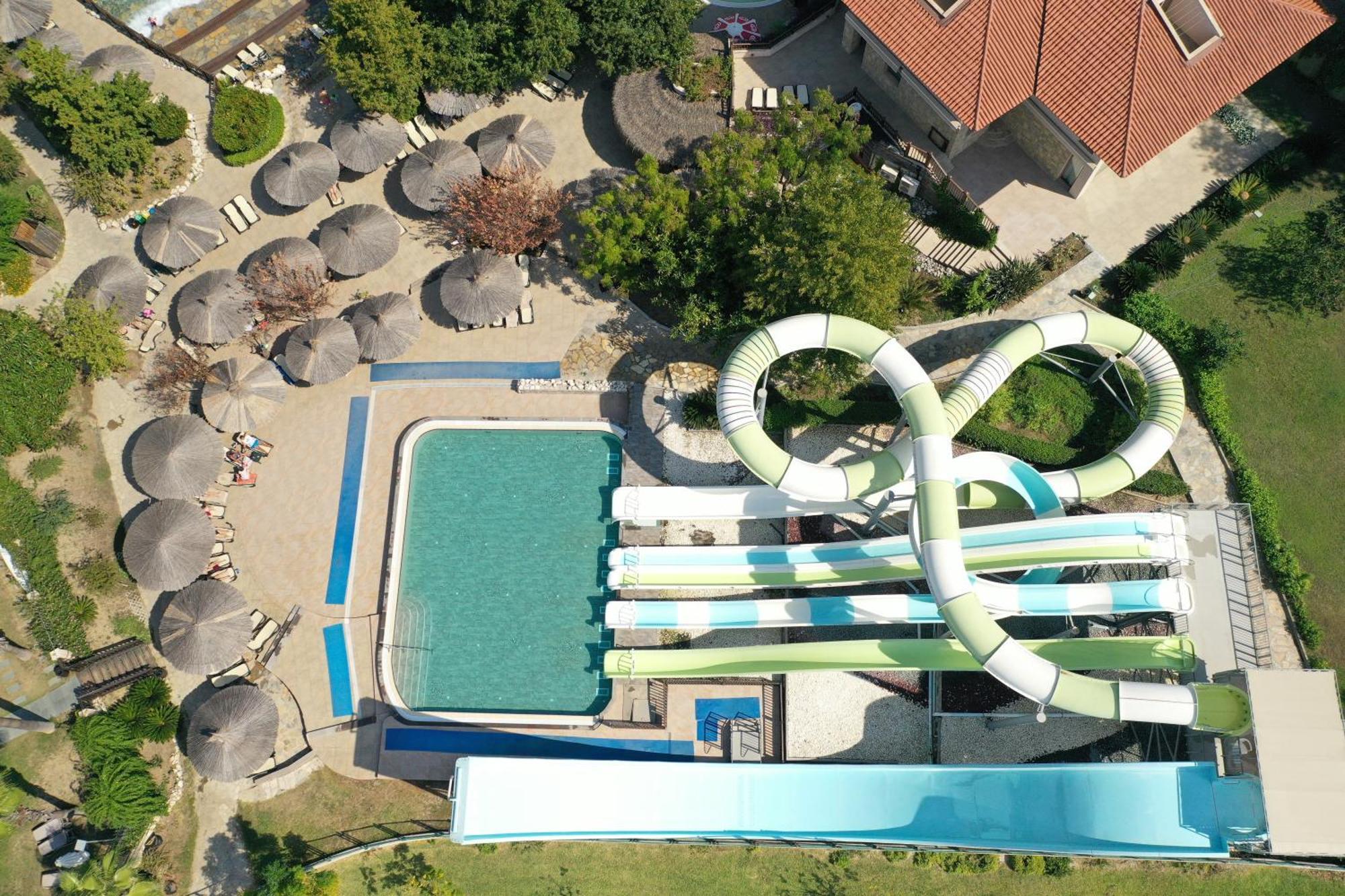 Club Grand 5* Side