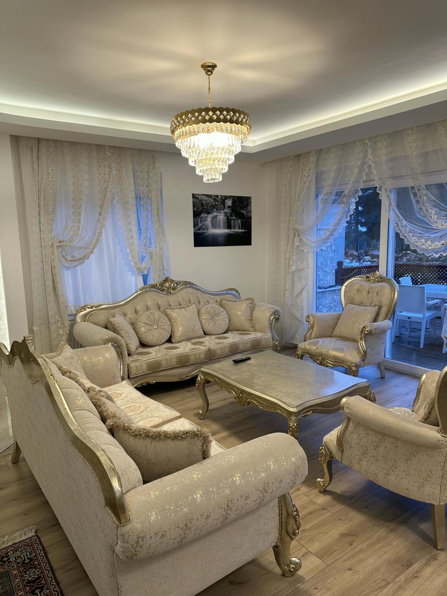 Villa Royal In Forest 3