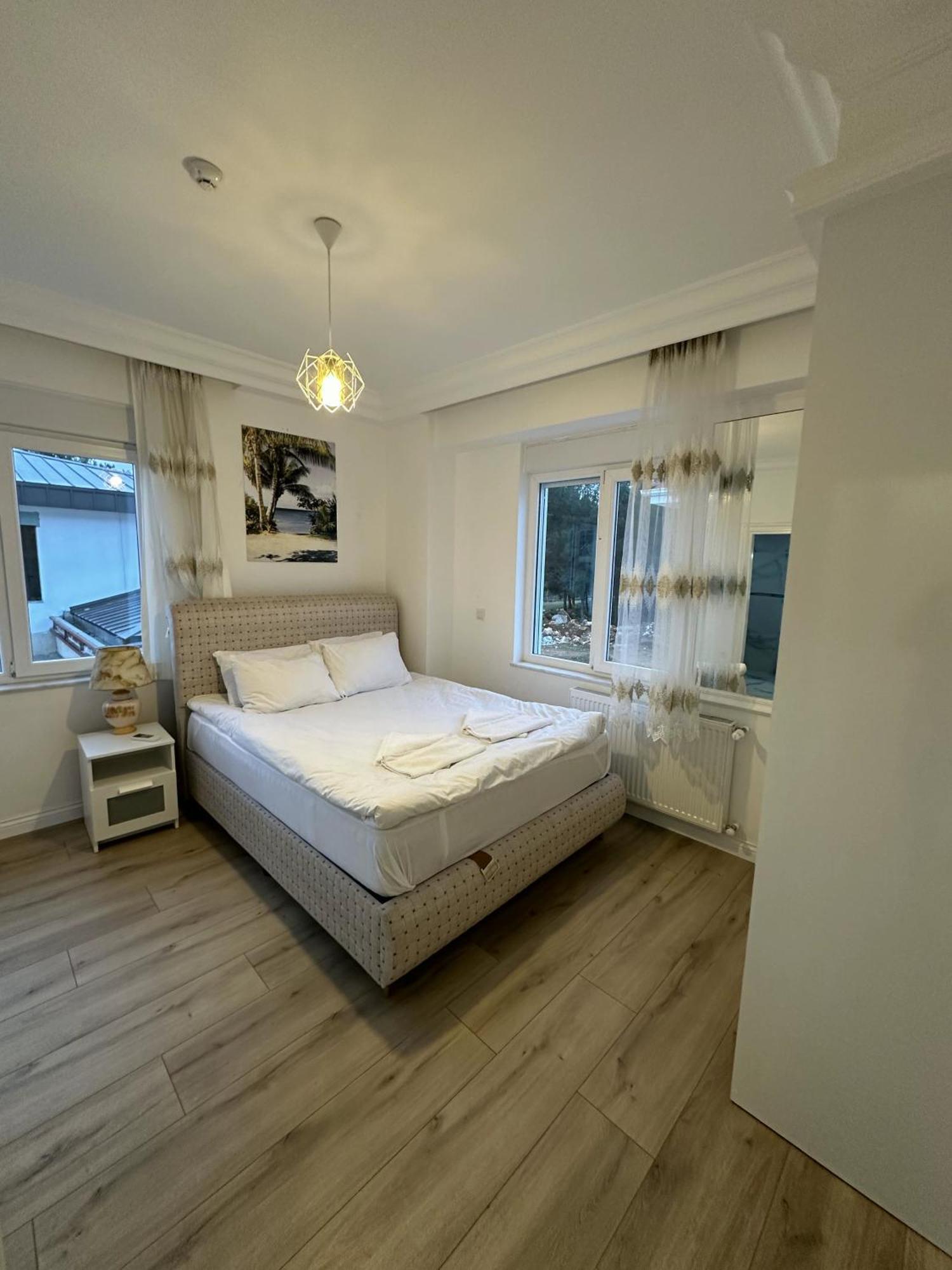 Villa Royal In Forest 3 *