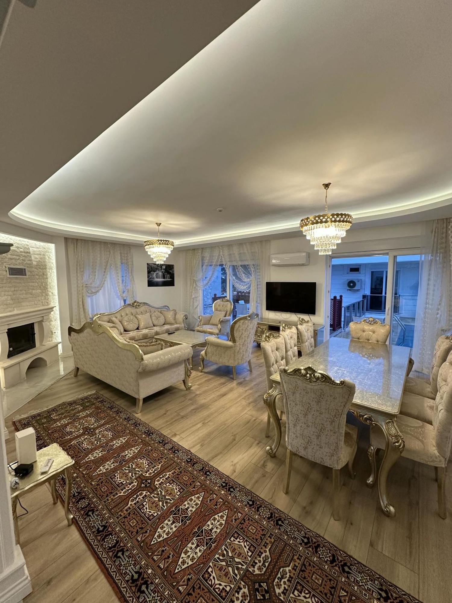 Villa Royal In Forest 3