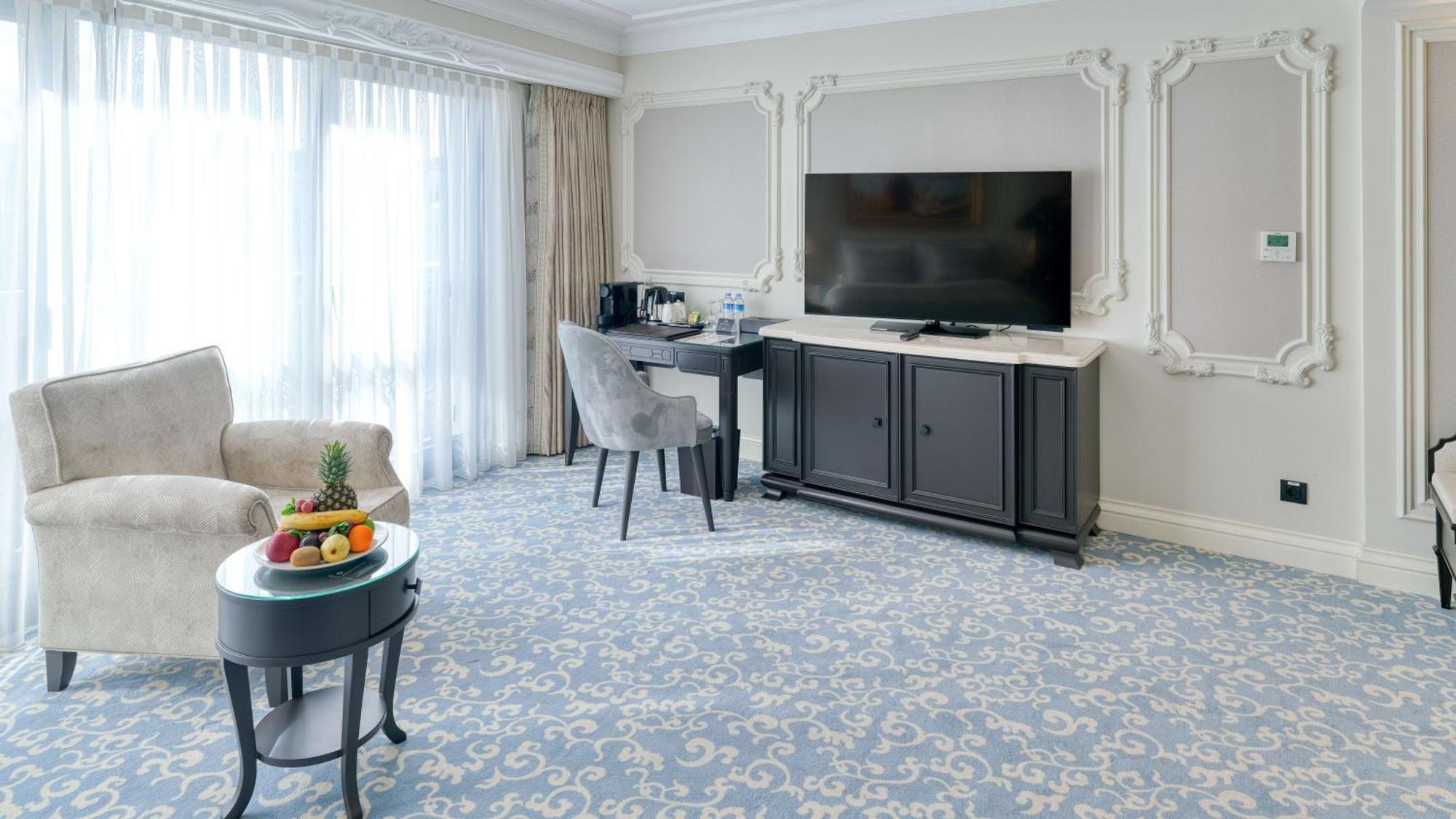 Dekalb Hotel *