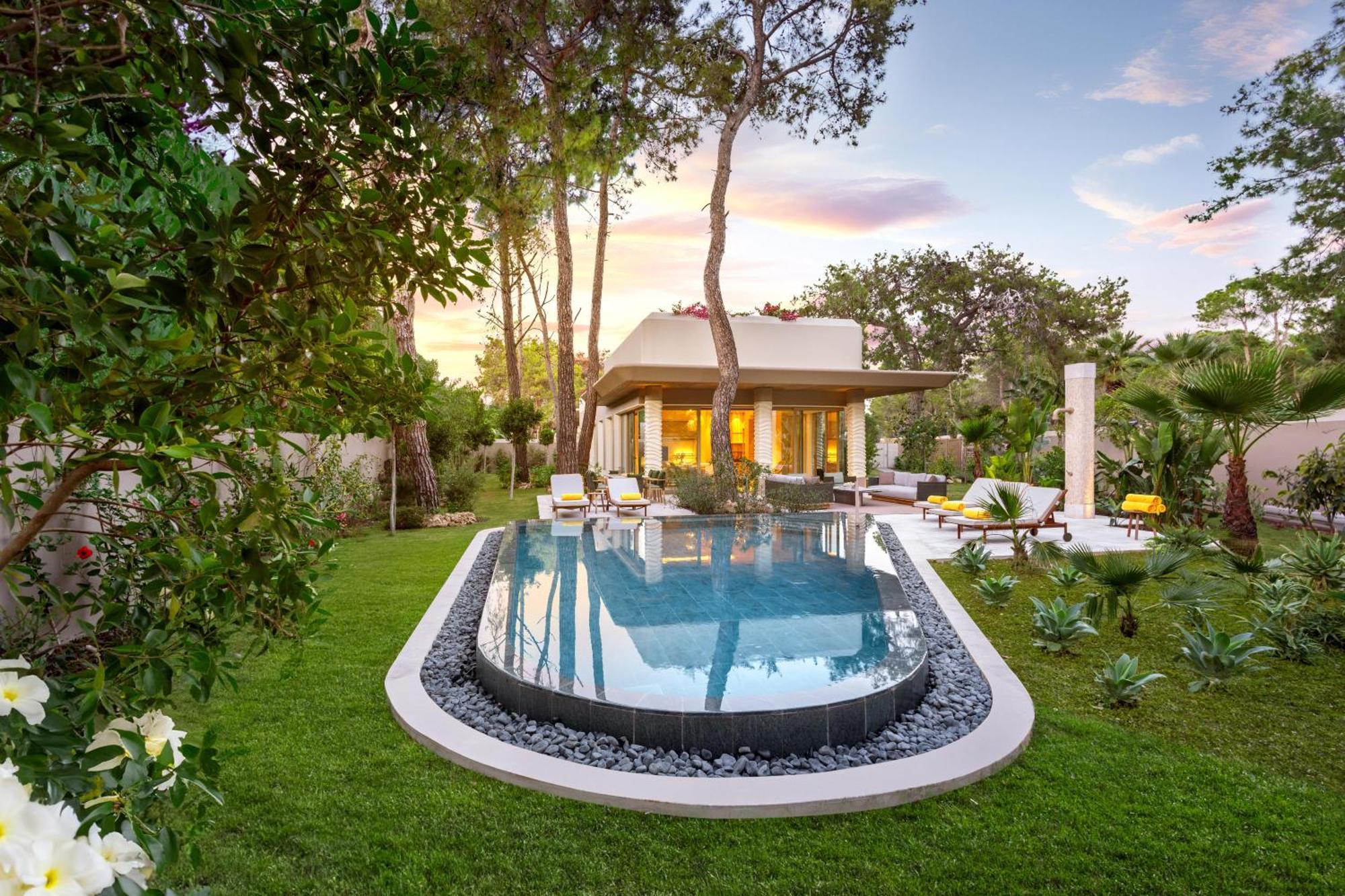 Bijal Bed & Breakfast Side