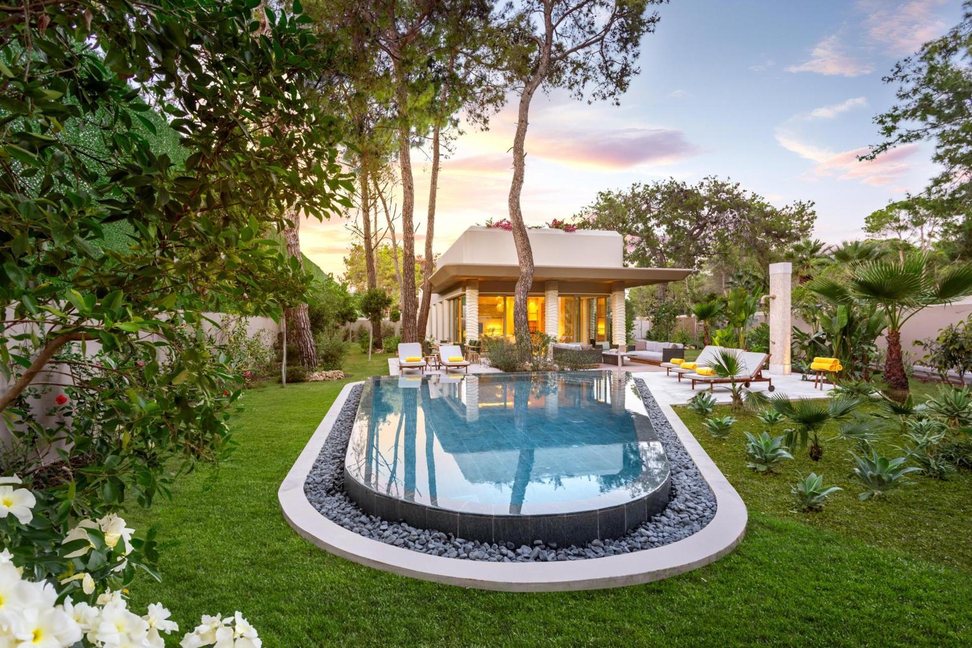 Bijal Bed & Breakfast Side
