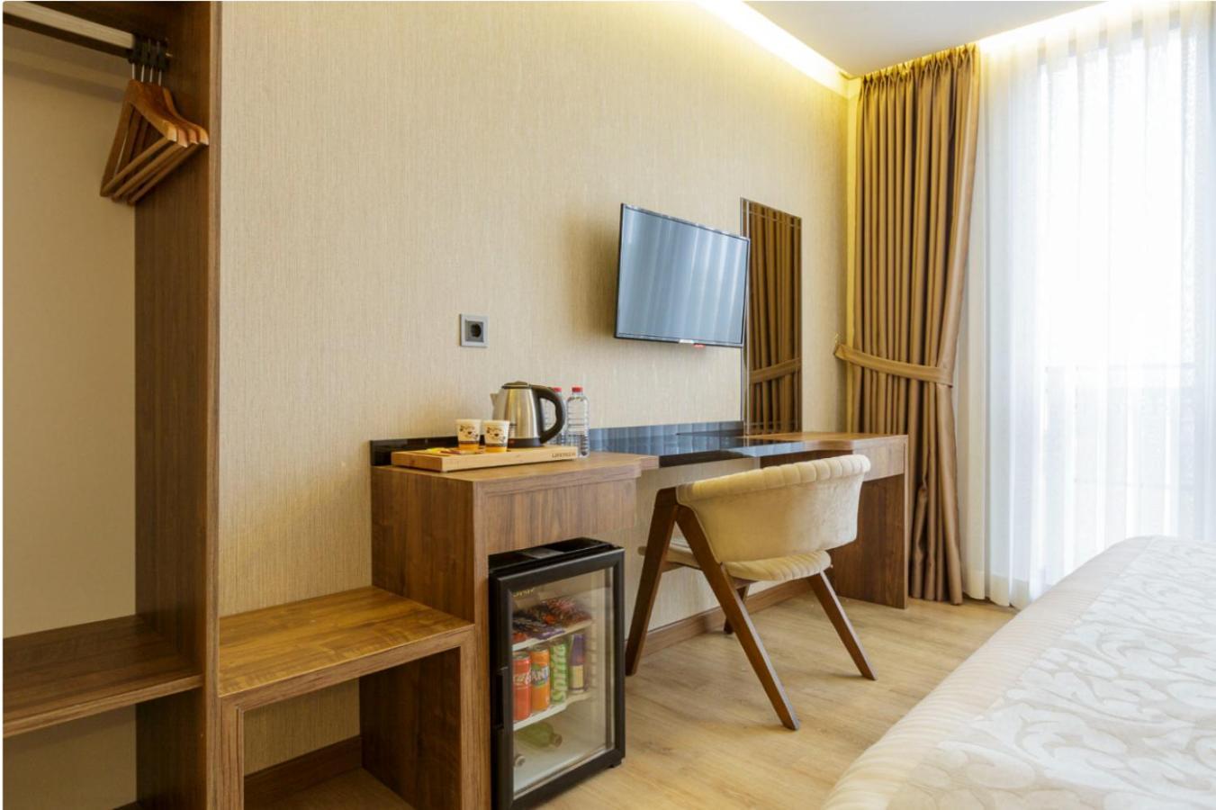 Trademark Collection By Wyndham Operla Airport