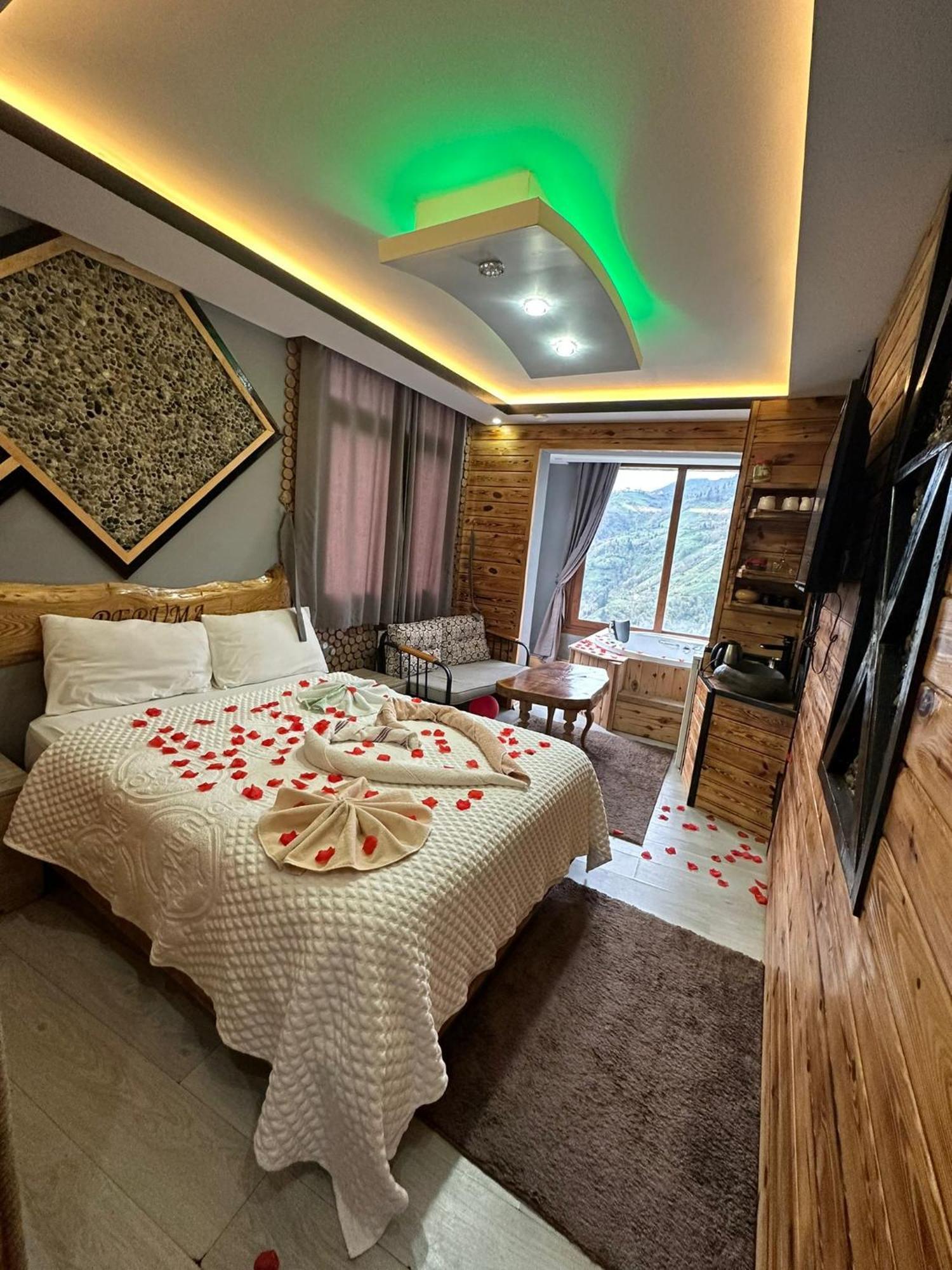 Peruma Hotel Camlihemsin