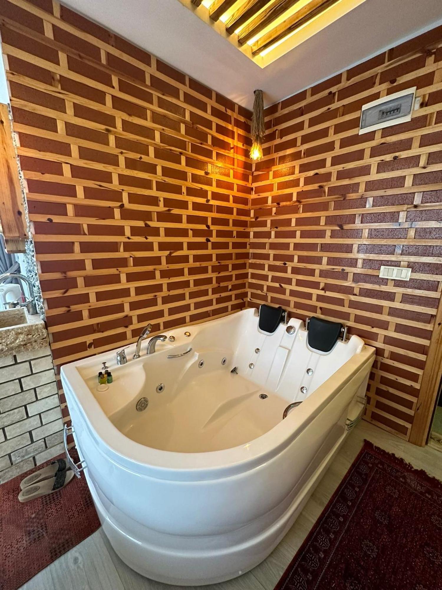 Hotel Peruma Camlihemsin