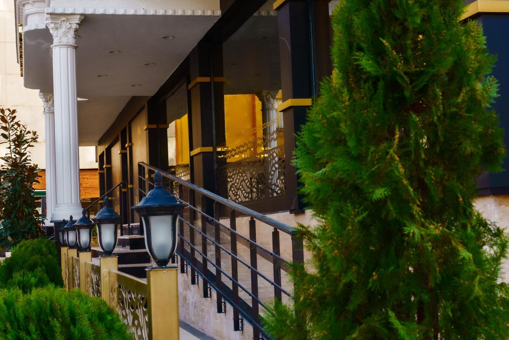 Bayrak Grand Hotel