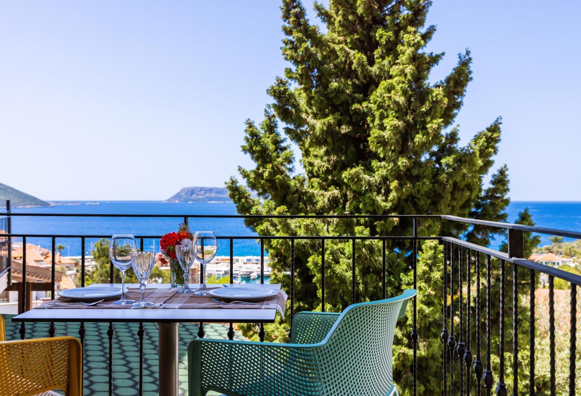 Luna Hotel *