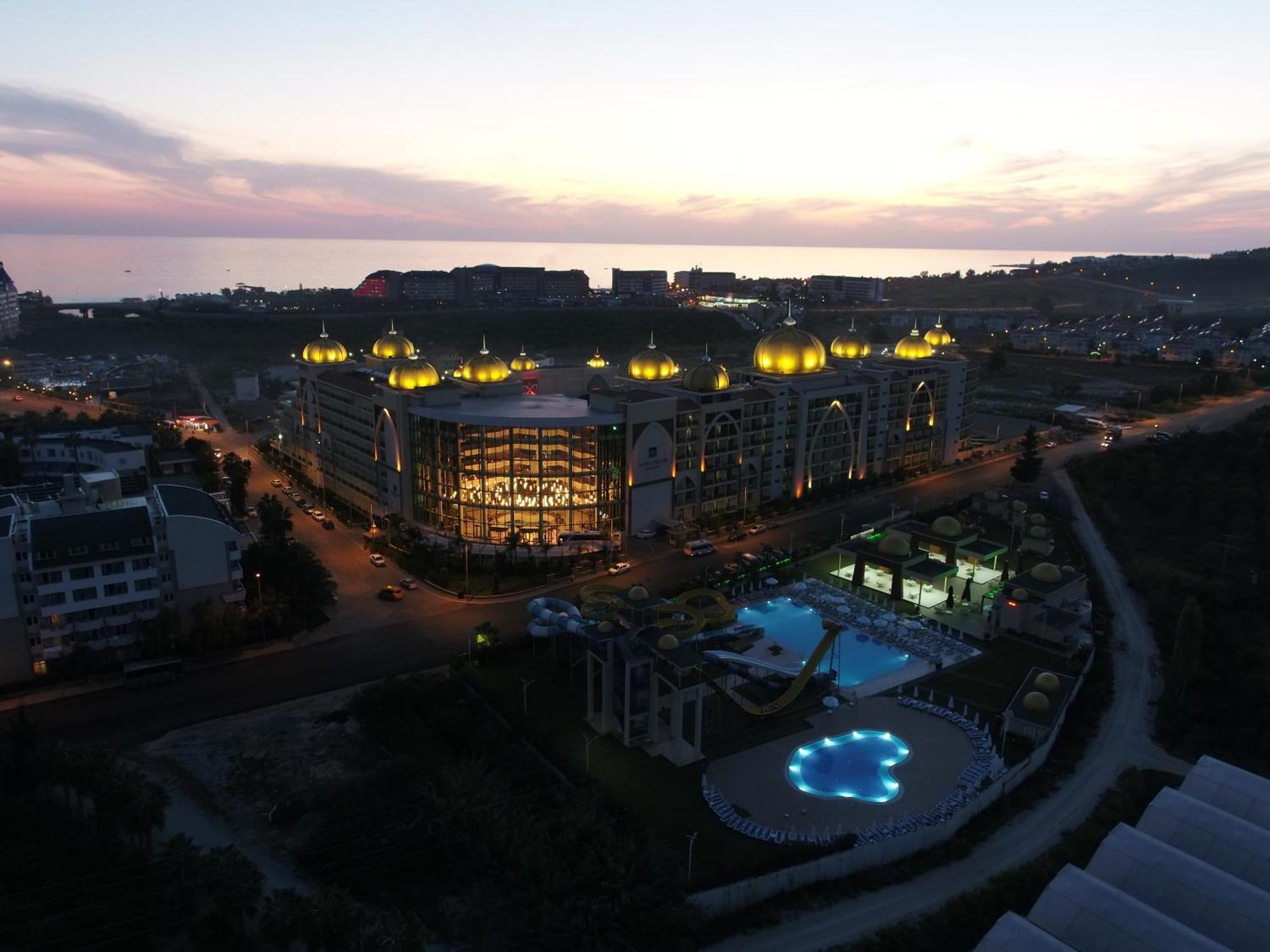 Alan Xafira Deluxe & 5* Alanya