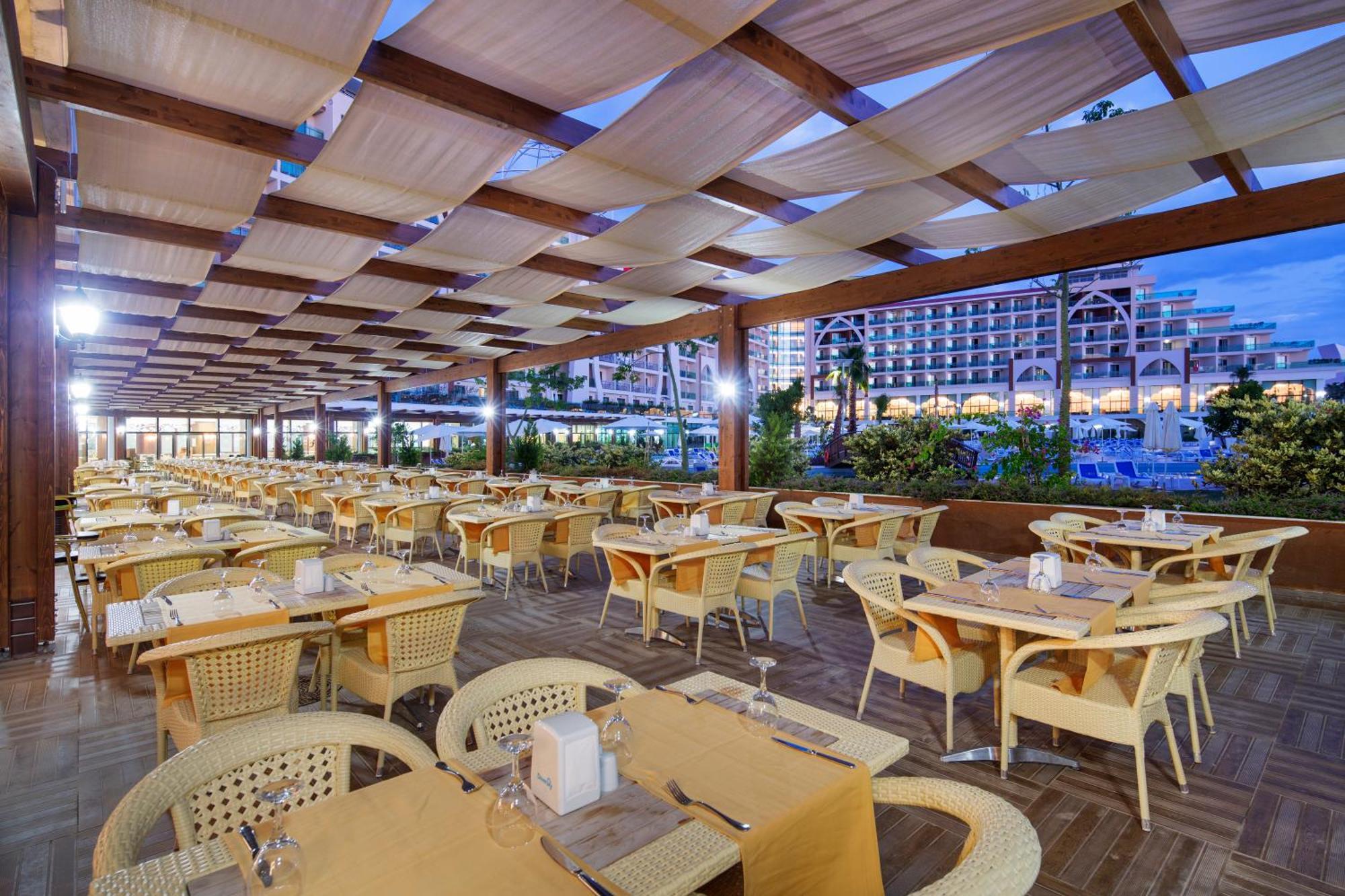 Alan Xafira Deluxe & Hotel 5*