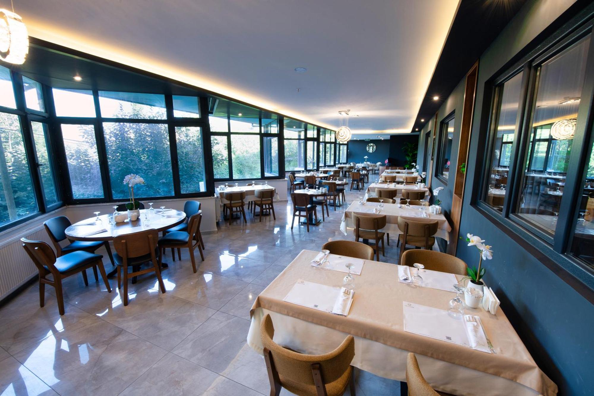 Hotel Vela &