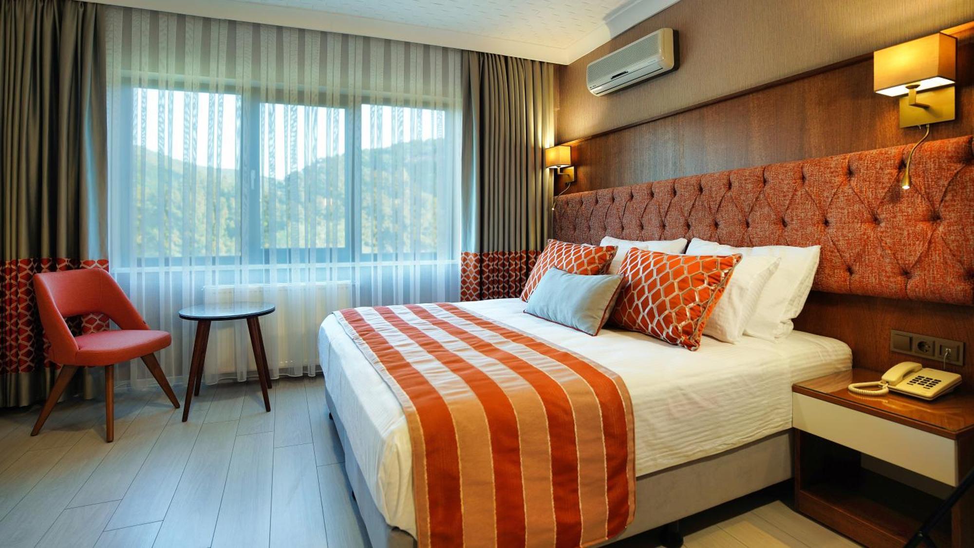 Vela & Hotel