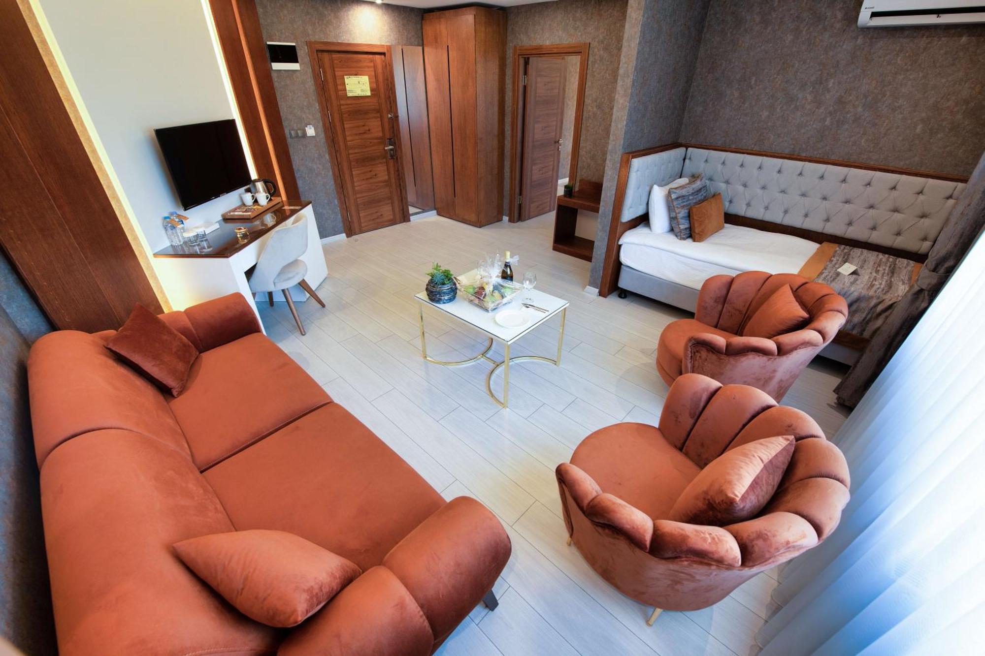 Vela & Hotel 4*