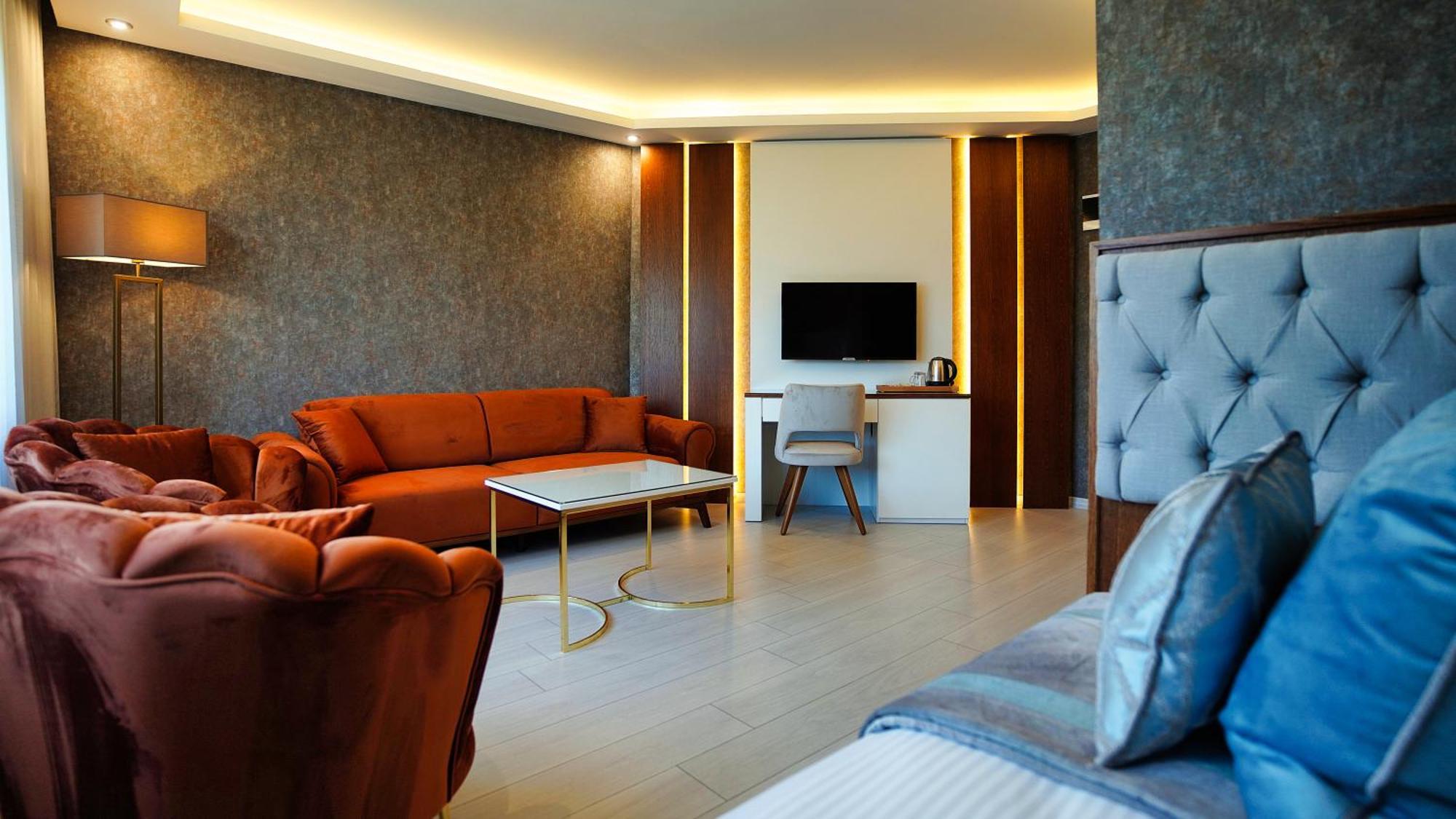 Vela & Hotel Yalova (Yalova)