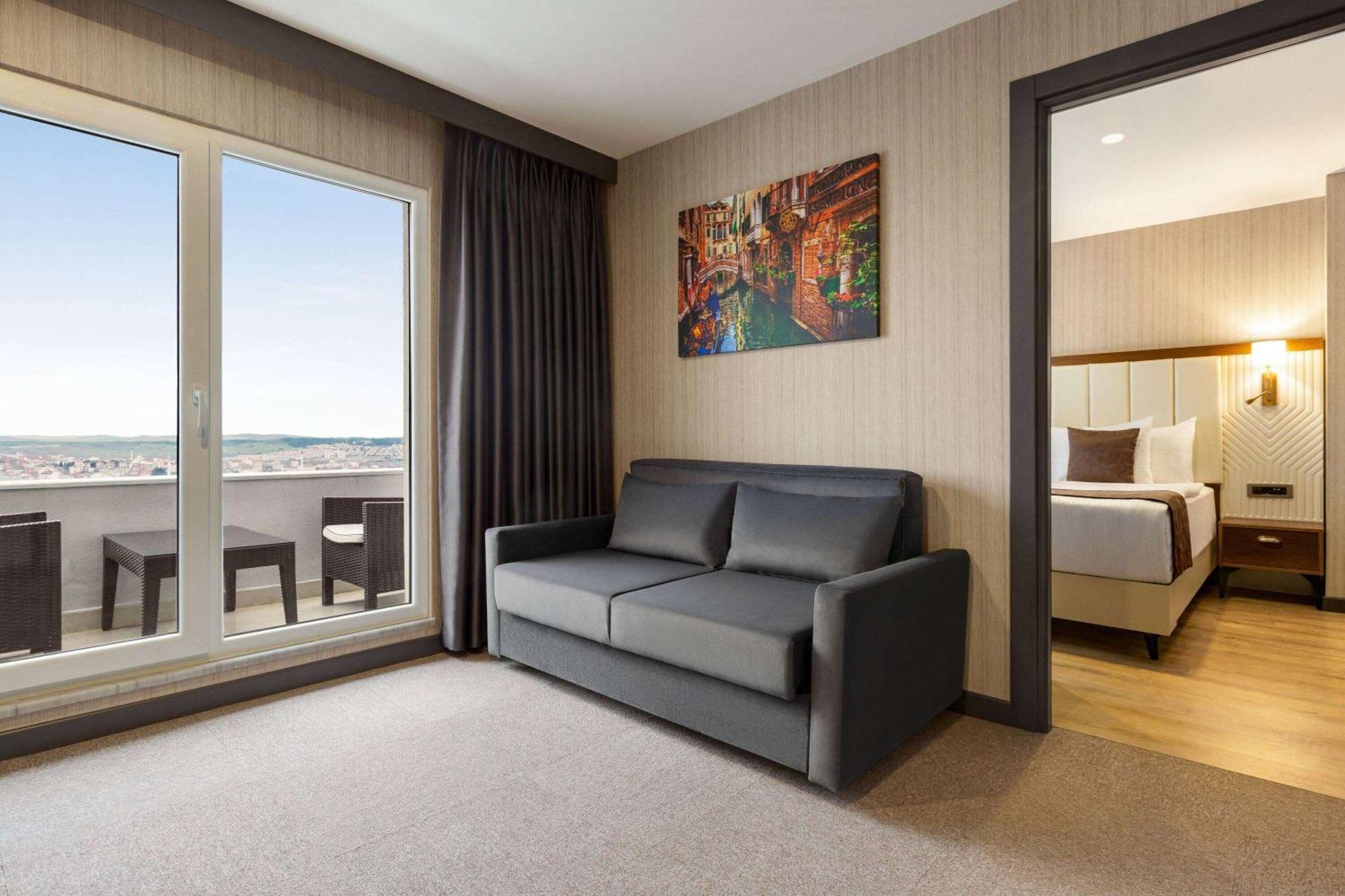Trademark Collection By Wyndham Operla Airport 4*