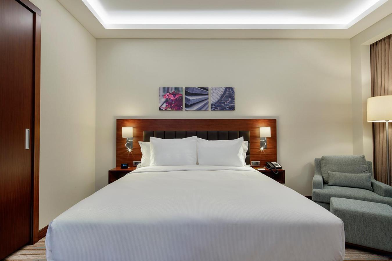 Hilton Garden Hotel 4*