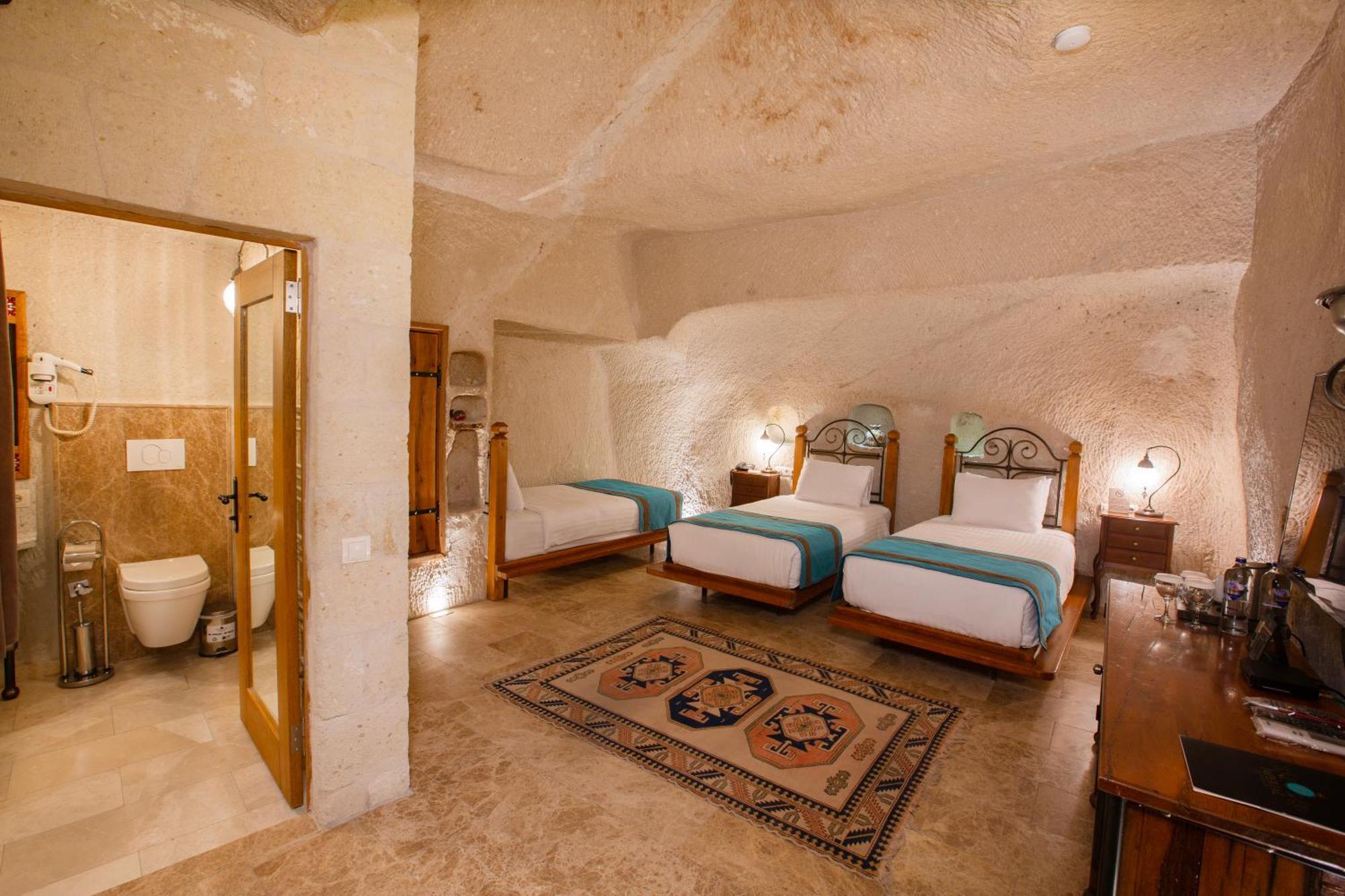 Imperial Cave & Hotel