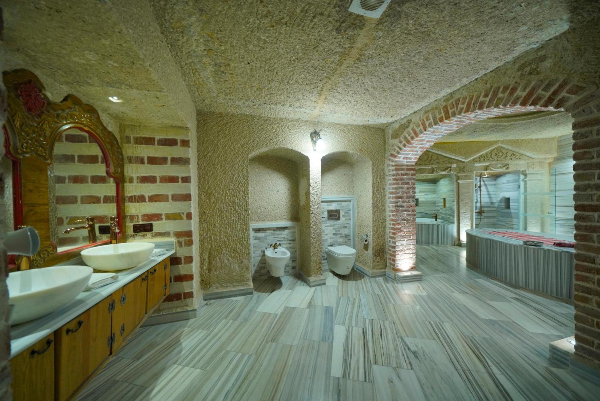 Flintstones Cave Hotel 2*
