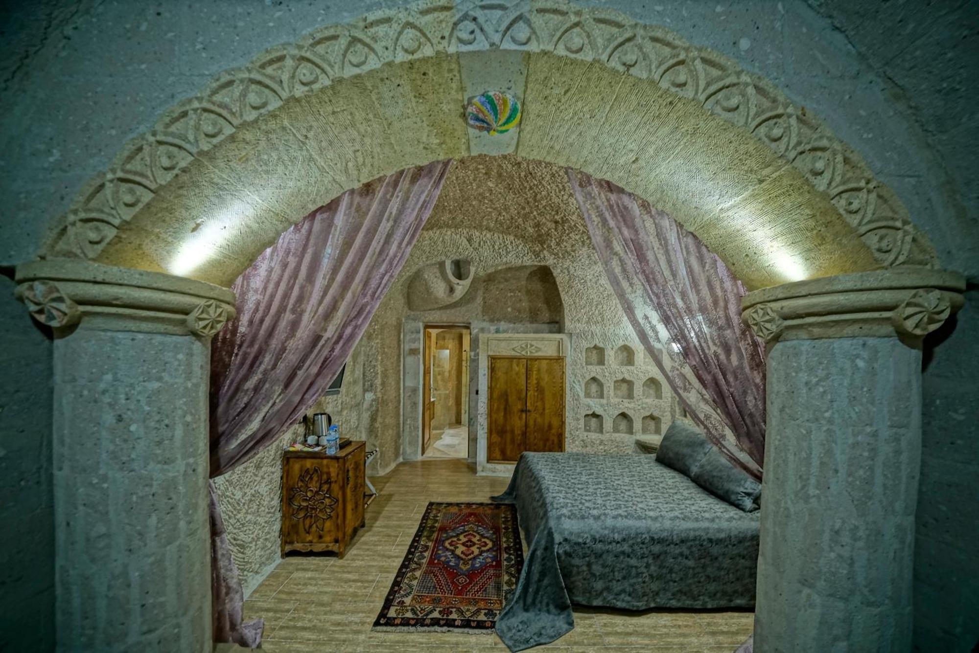 Flintstones Cave Hotel Goreme