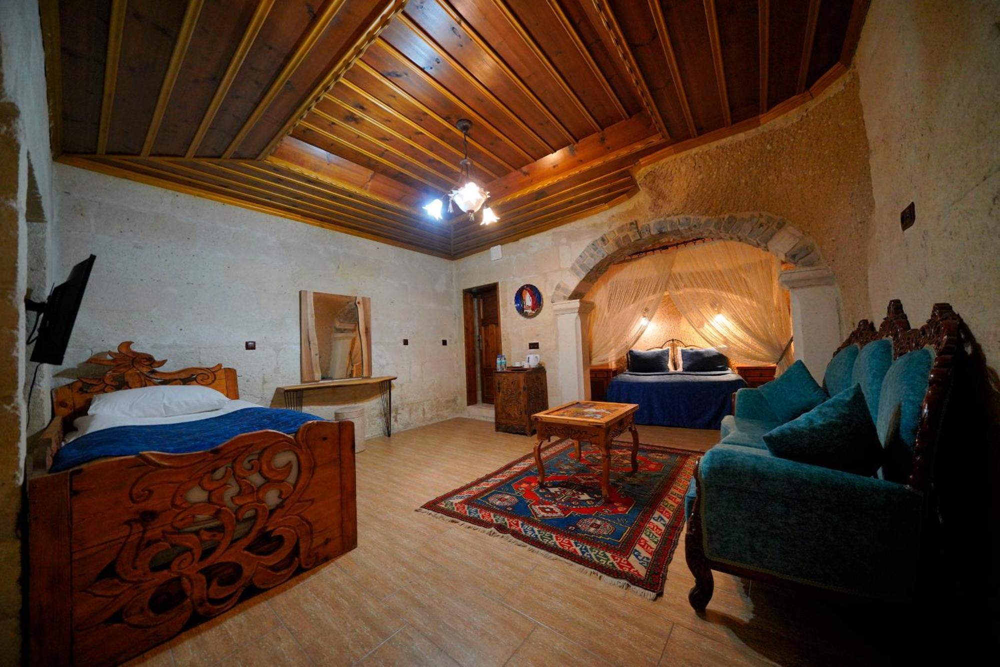 Flintstones Cave Hotel 2*