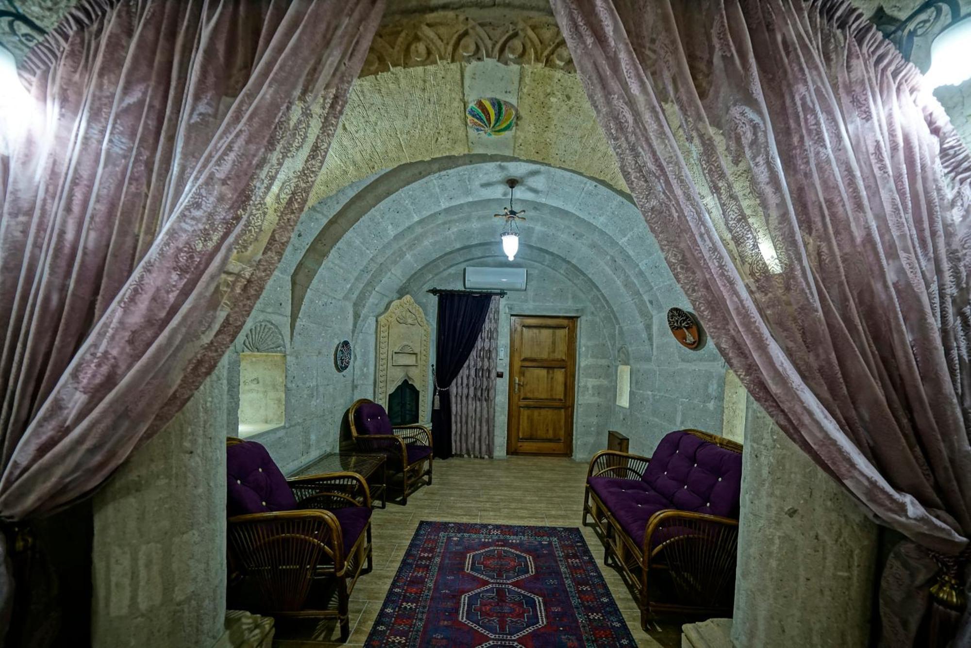 Flintstones Cave Hotel 2*