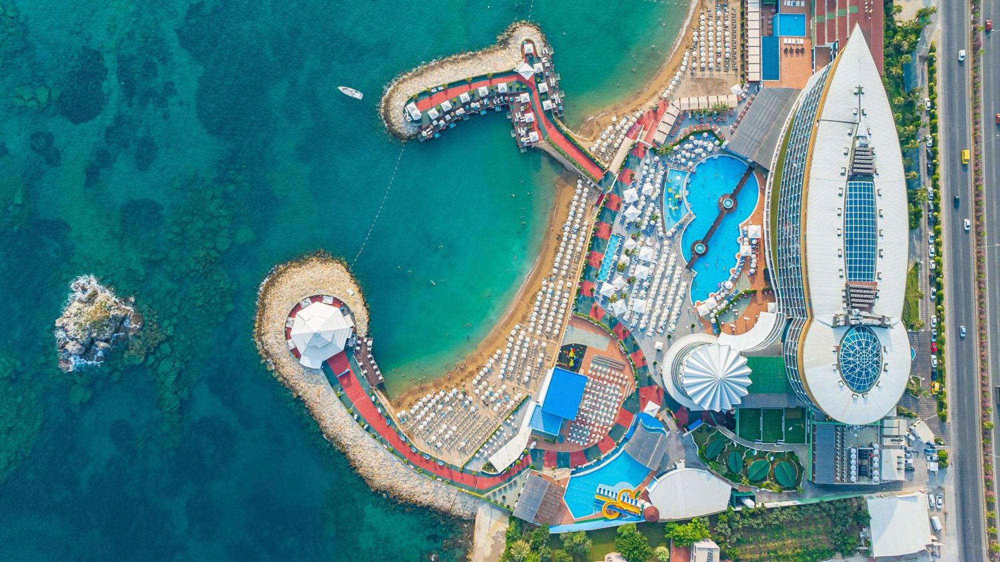 Granada Luxury Resort 5*