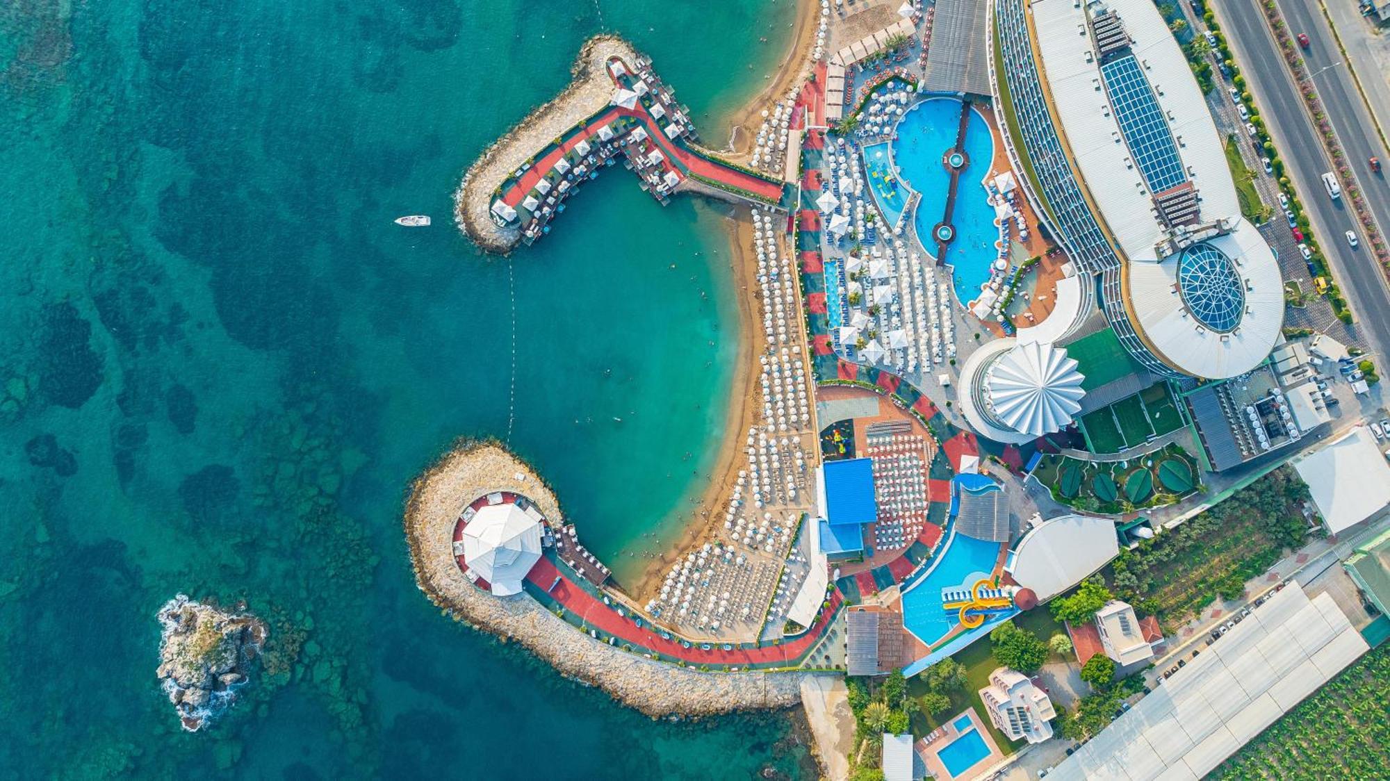 Granada Luxury Resort 5*