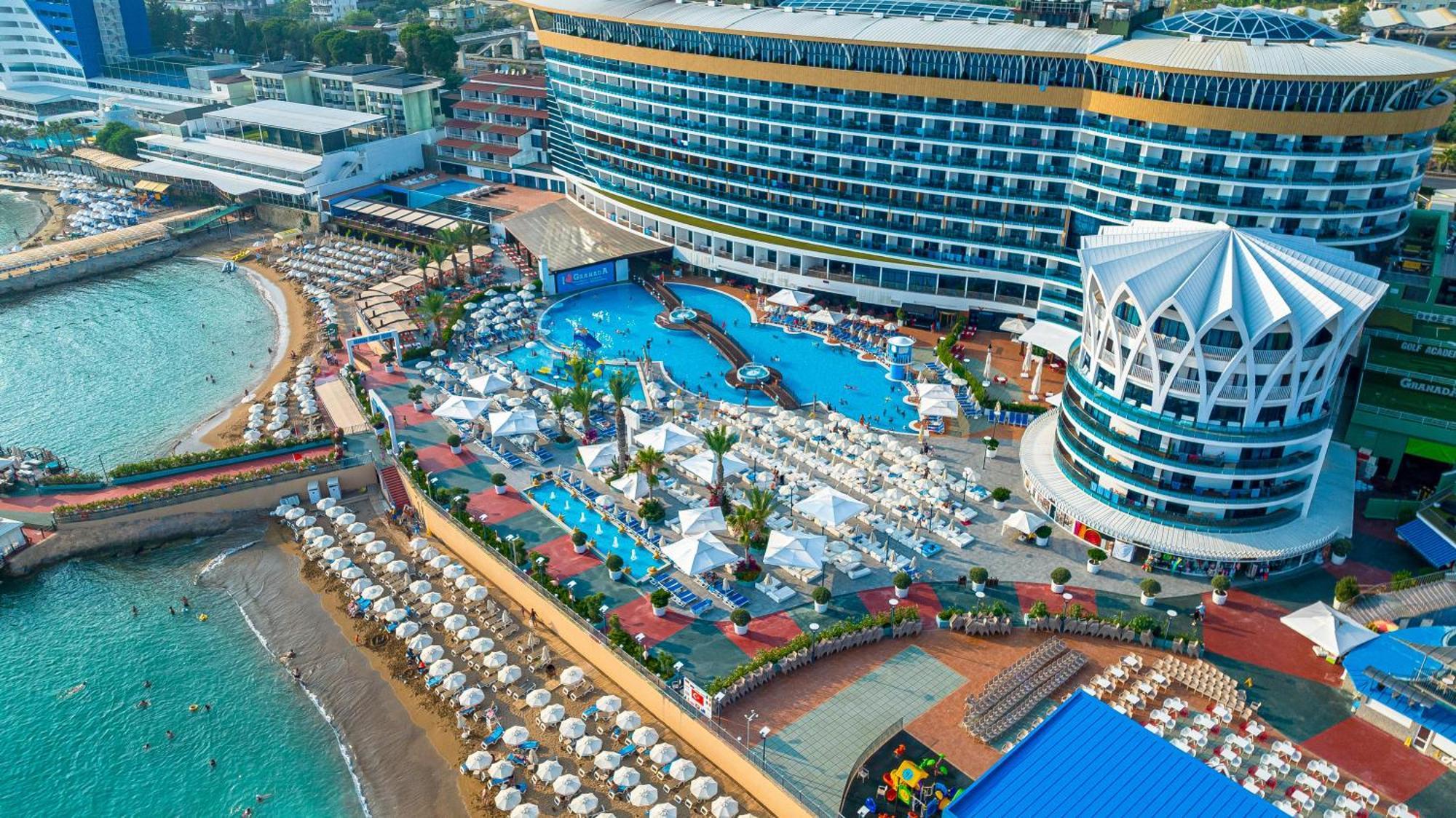 Granada Luxury Resort