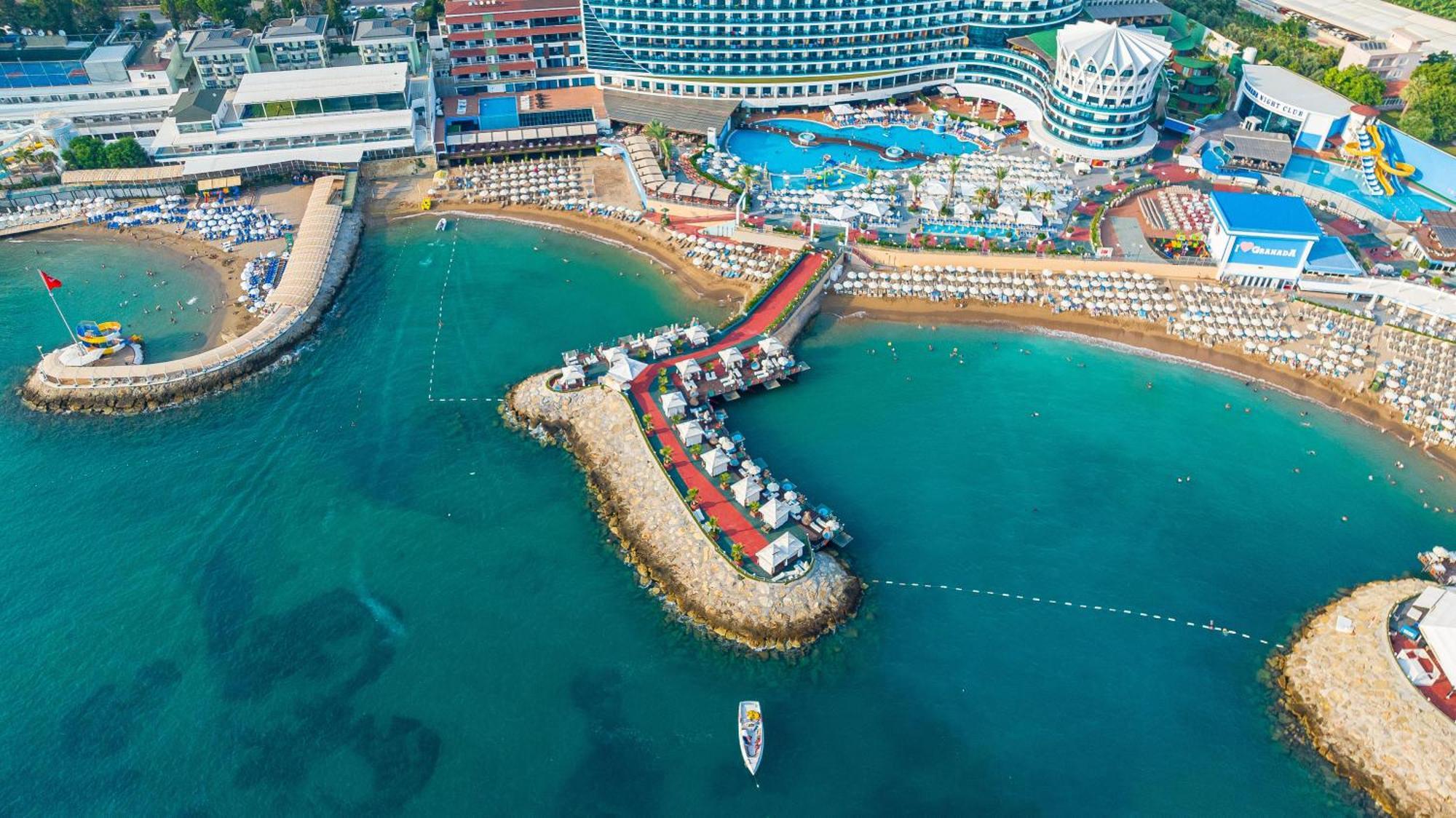 Granada Luxury Resort 5*