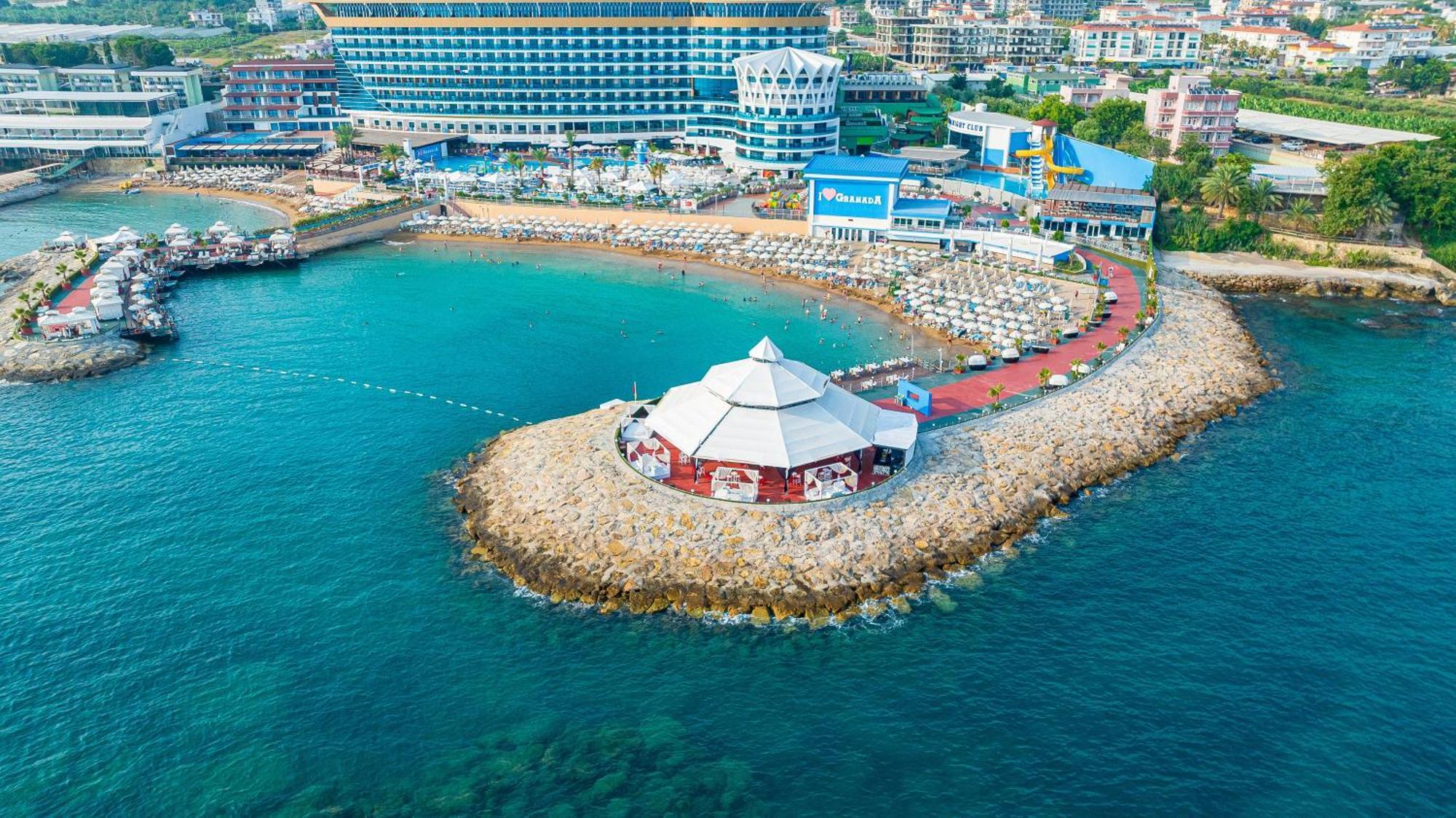 Granada Luxury Resort