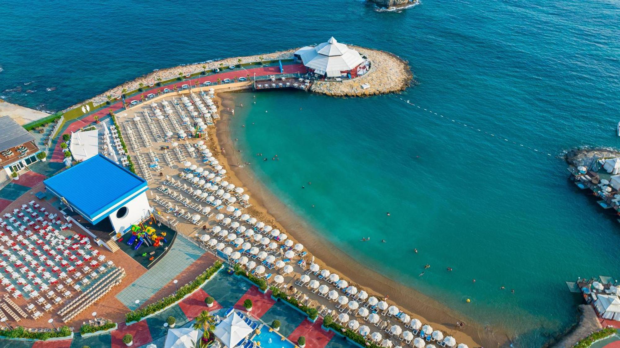 Granada Luxury Resort 5*
