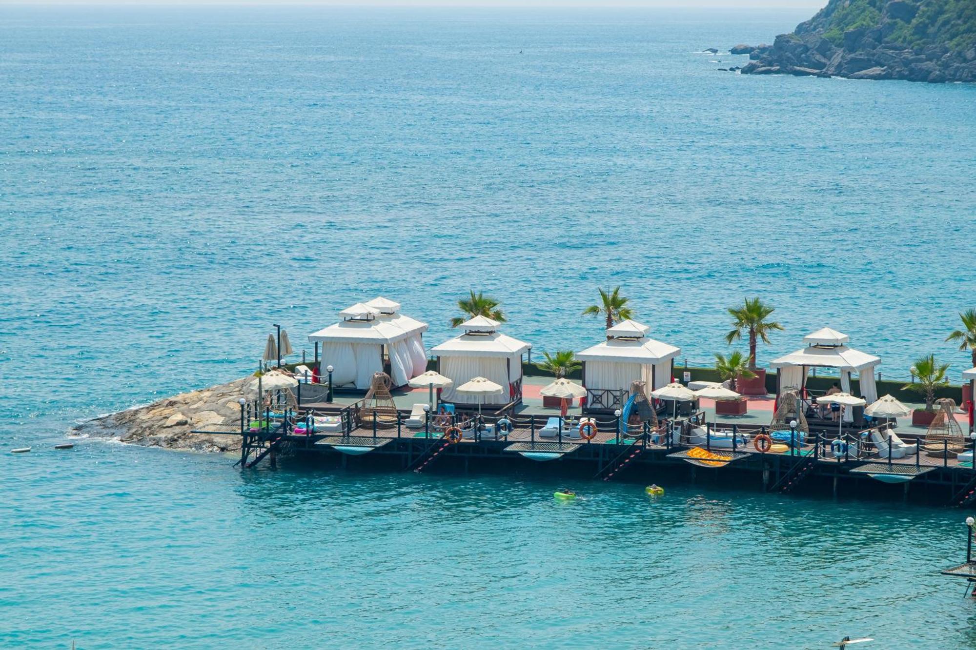 Granada Luxury Resort 5*