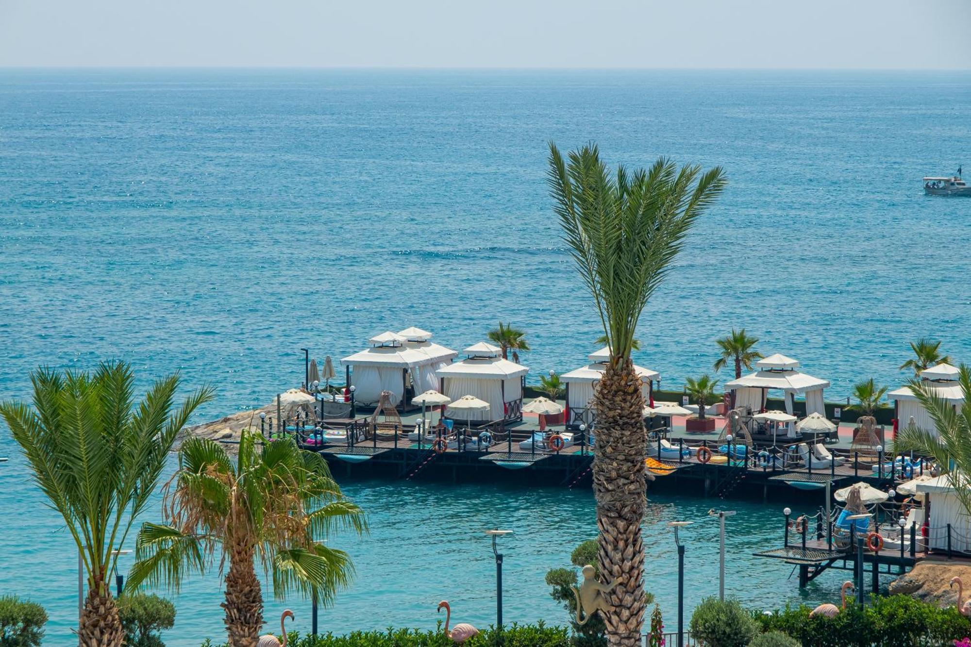 Granada Luxury Resort 5*