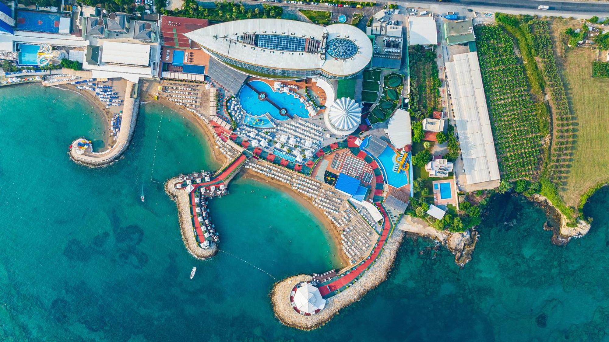 Granada Luxury Resort 5*