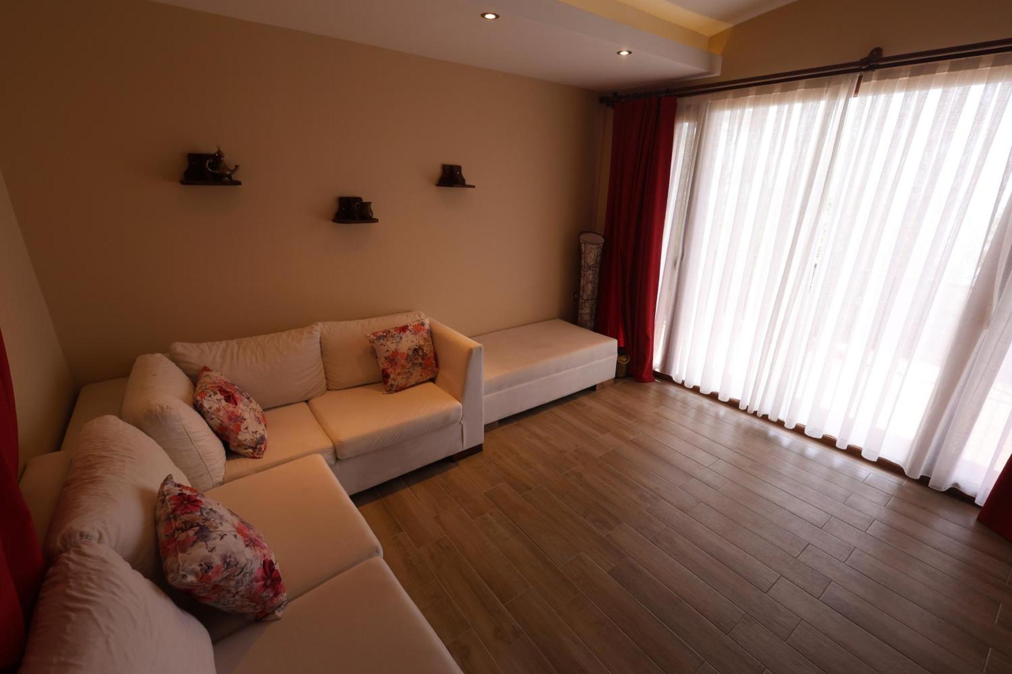 Lissiya Hotel 4*