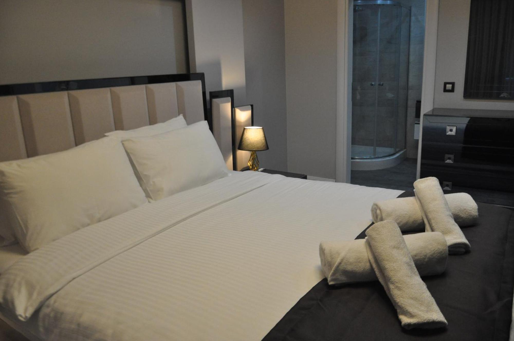 Apartment Dreams Luxury Residences & Lifestyle *