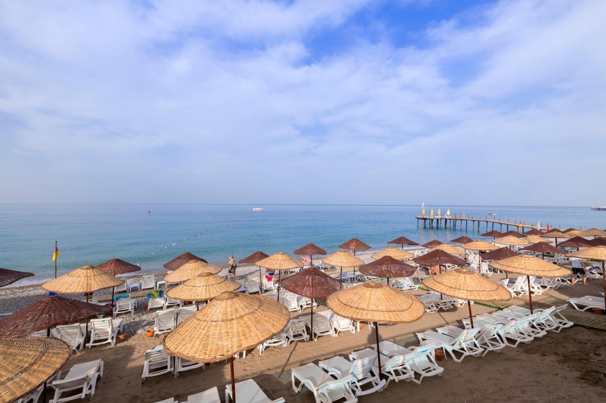 Hotel Holiday Park Resort Okurcalar