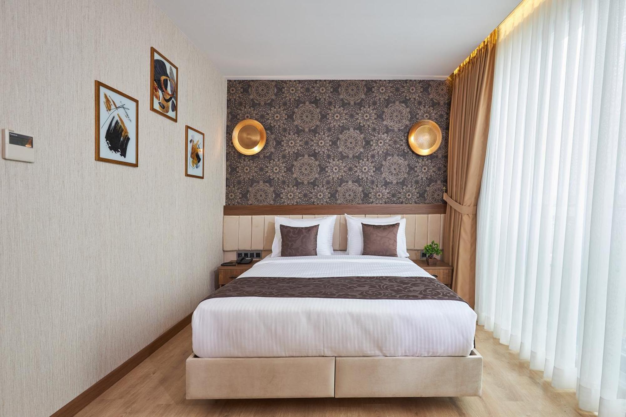 Trademark Collection By Wyndham Operla Airport Hotel