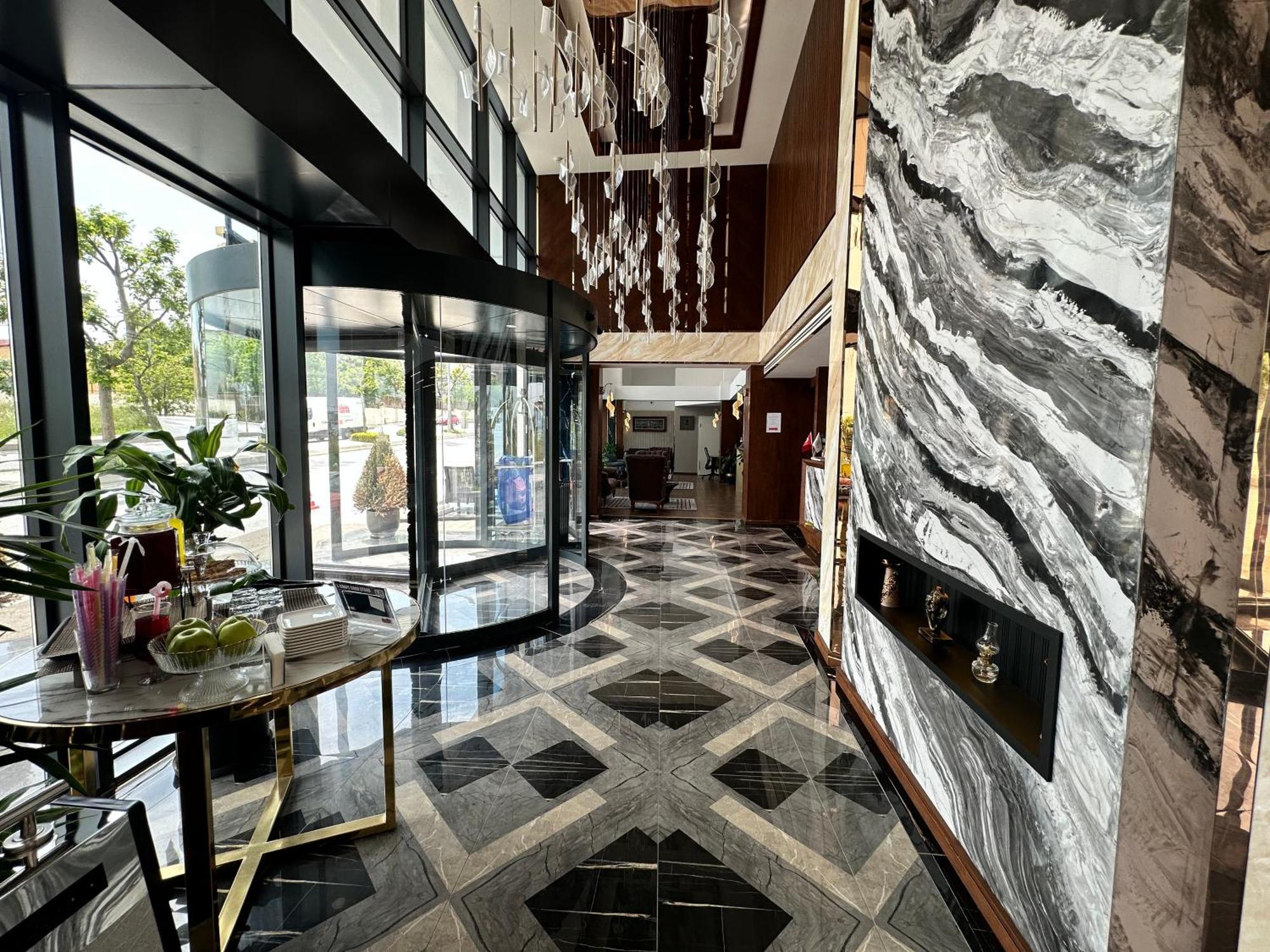 Trademark Collection By Wyndham Operla Airport 4*