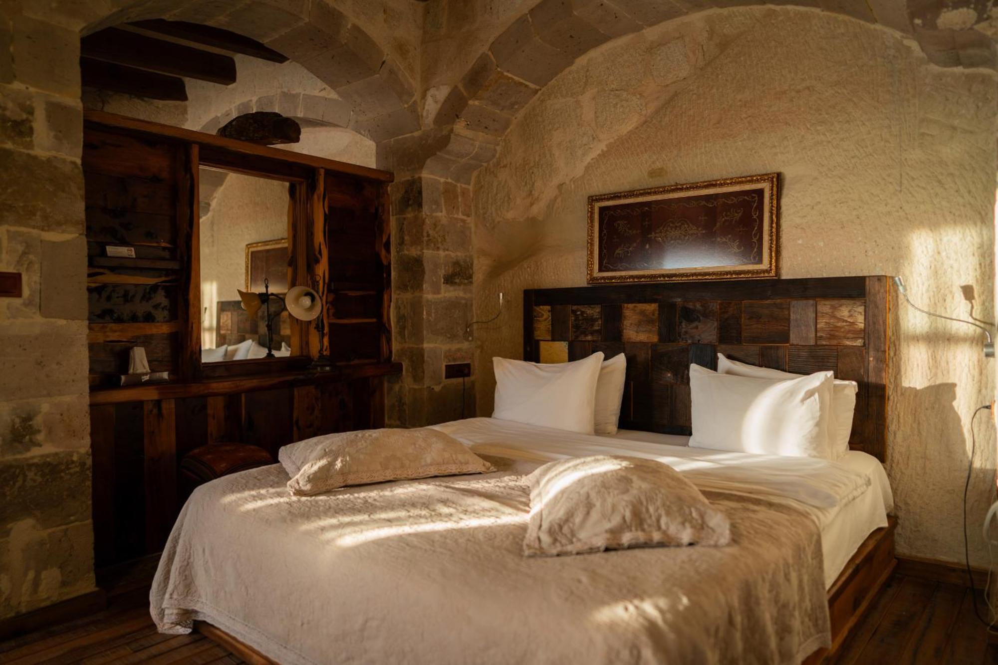 Hotel Seki Cave