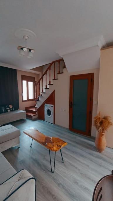 Deniz Manzarali Muestakil Ev Aybalik Apartment *