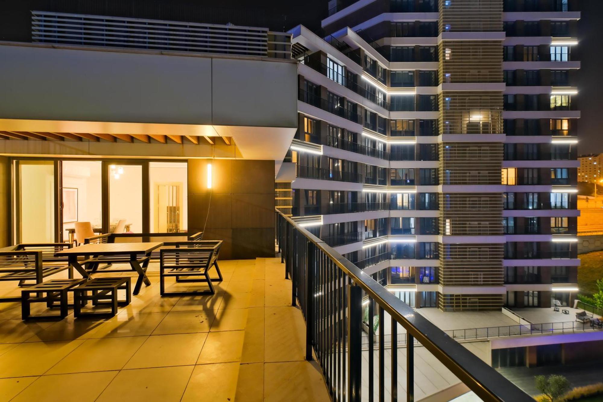 Apartment Grand By Newinn
