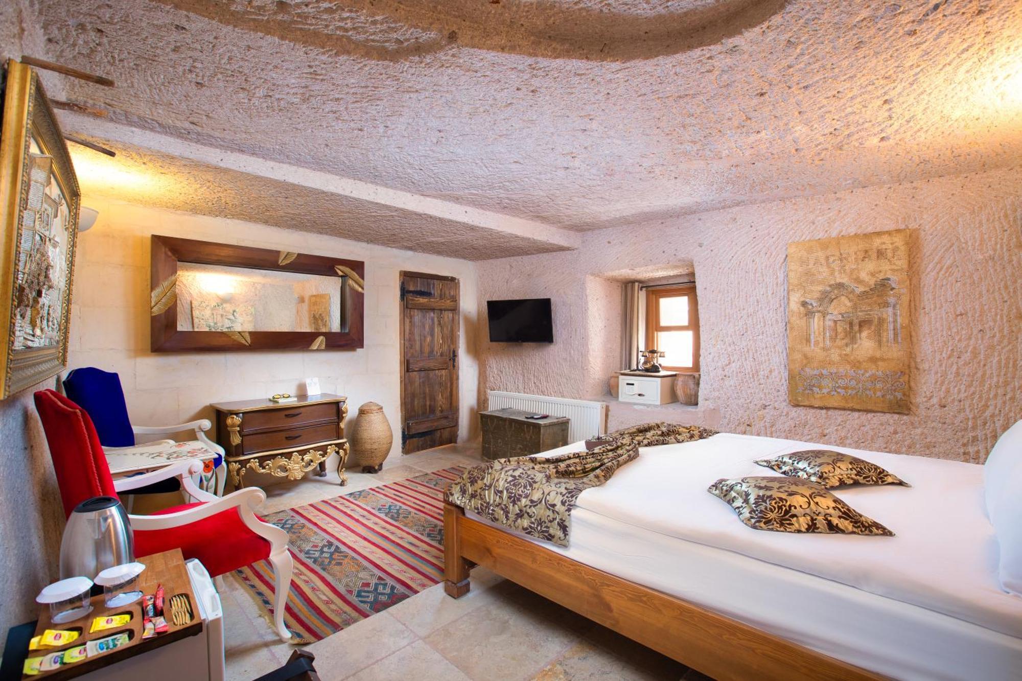 Cappadocia Fairy Chimneys Selfie Cave - Special Class Uchisar