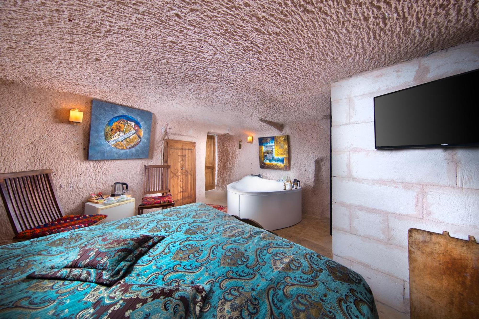 Cappadocia Fairy Chimneys Selfie Cave - Special Class Hotel Uchisar