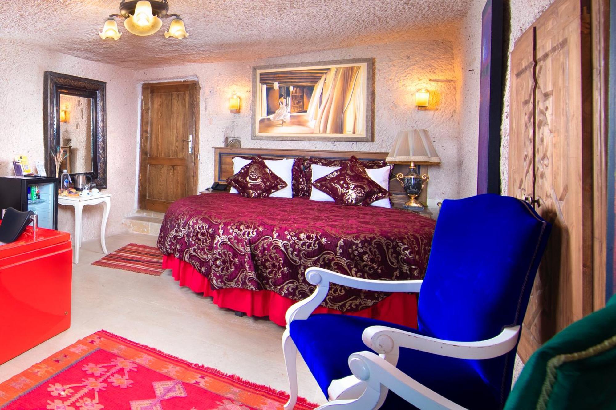 Cappadocia Fairy Chimneys Selfie Cave - Special Class Hotel Uchisar